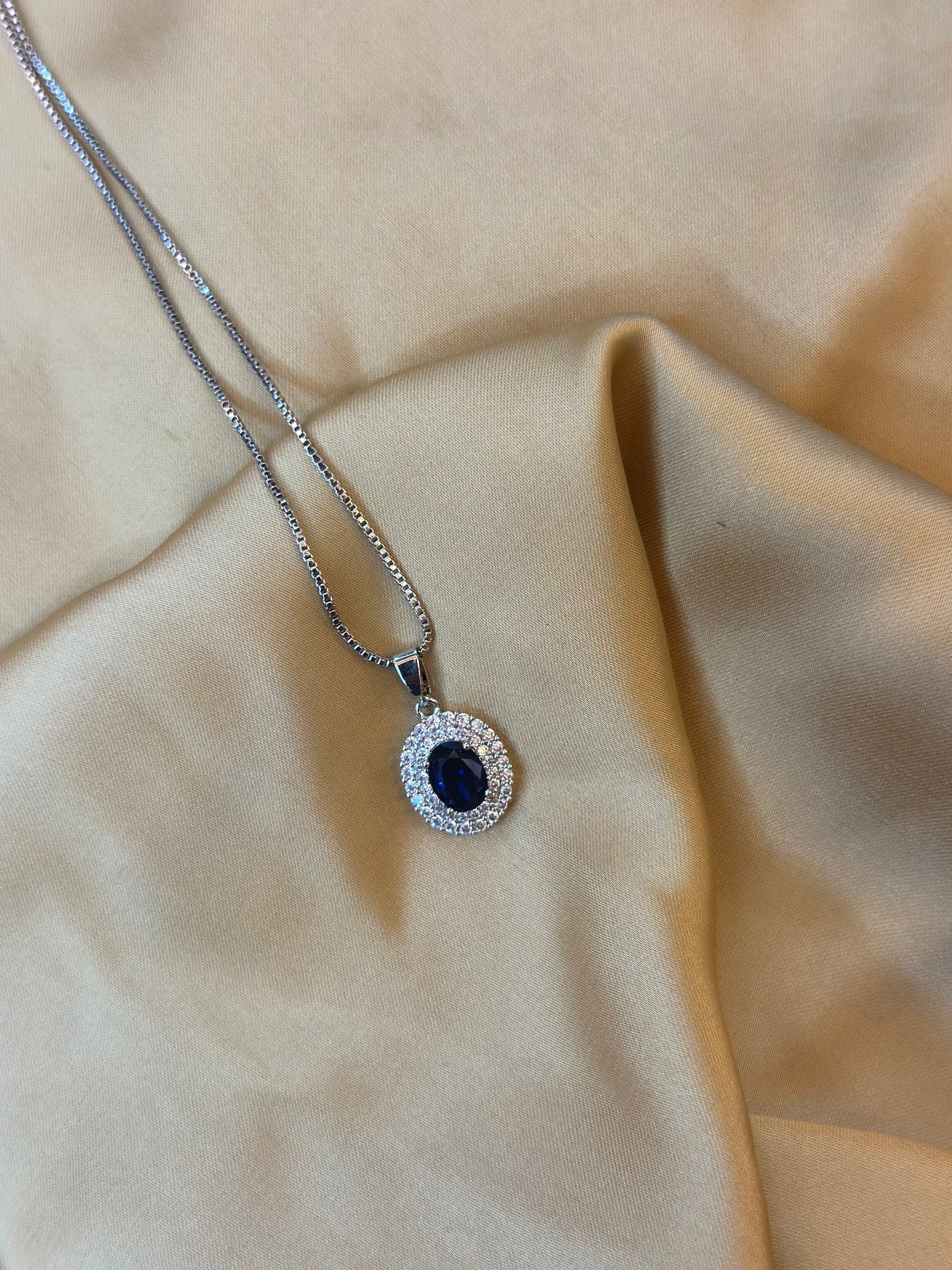 Royal Sapphire Pendent ✨